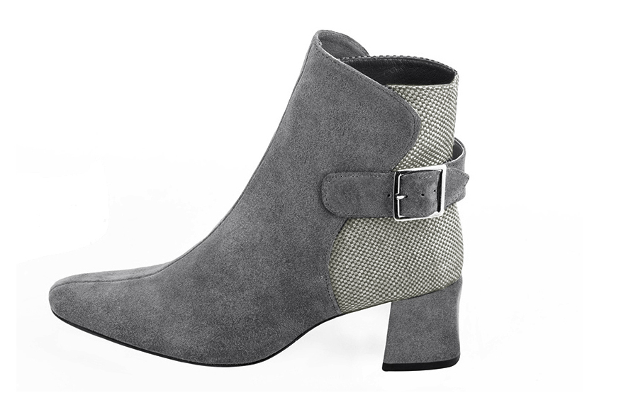 Dove grey women's ankle boots with buckles at the back. Square toe. Medium block heels. Profile view - Florence KOOIJMAN